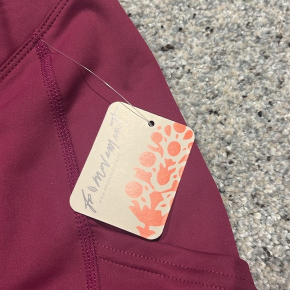 FREE PEOPLE MOVEMENT SHORTS - Picture 3 of 8